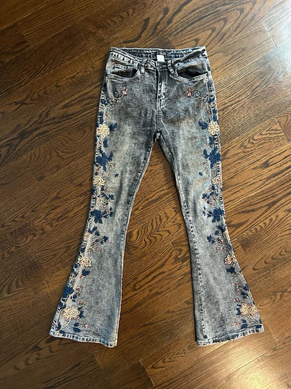 Venus Floral Embroidered Flare Jeans Size 4 Acid Wash